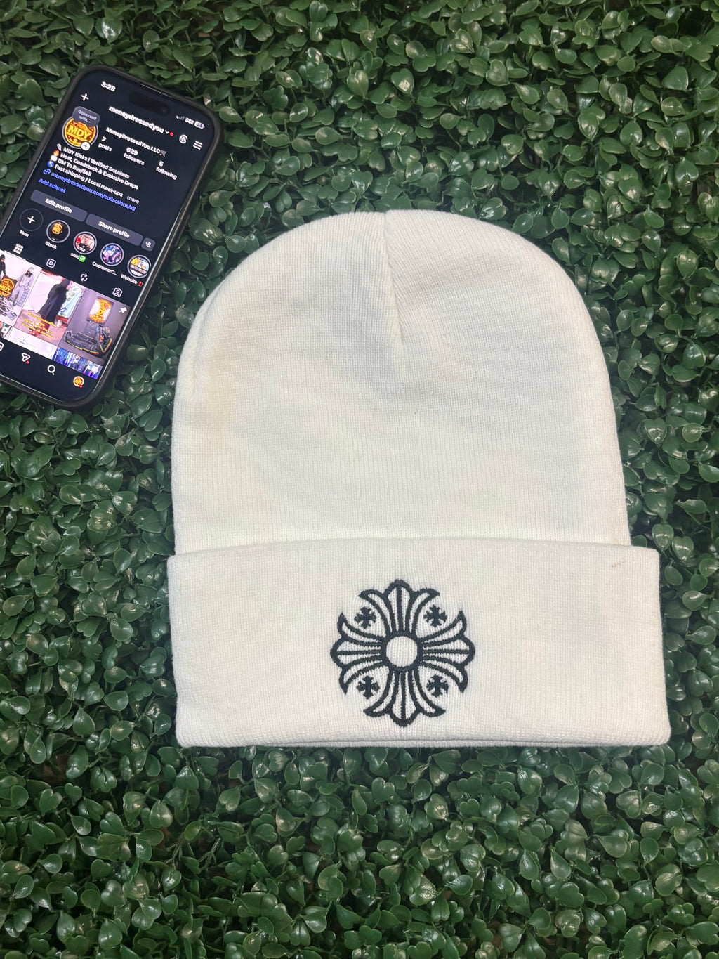 WHITE CHRME BEANIE