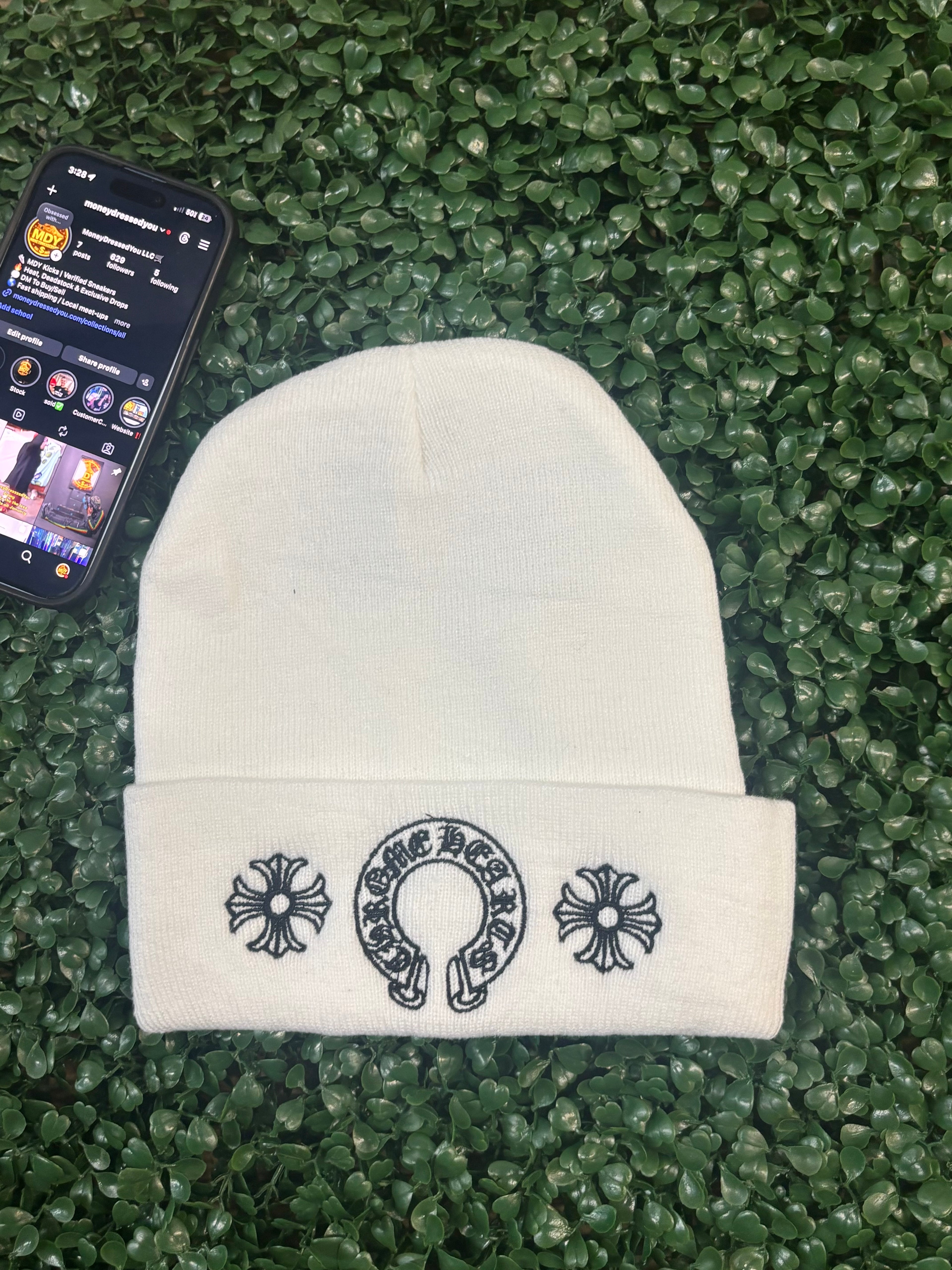 WHITE CHRME BEANIE