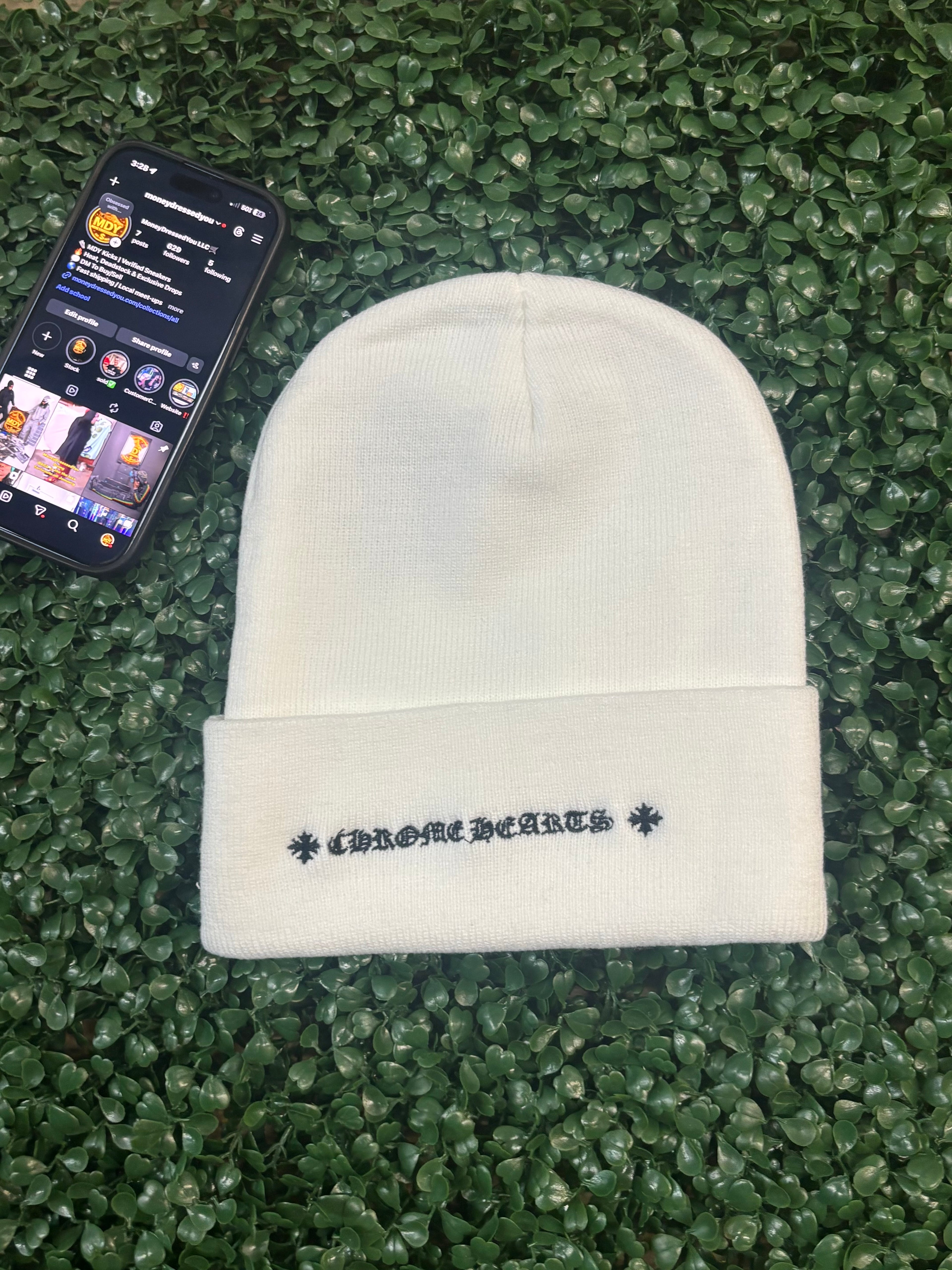 WHITE CHRME BEANIE