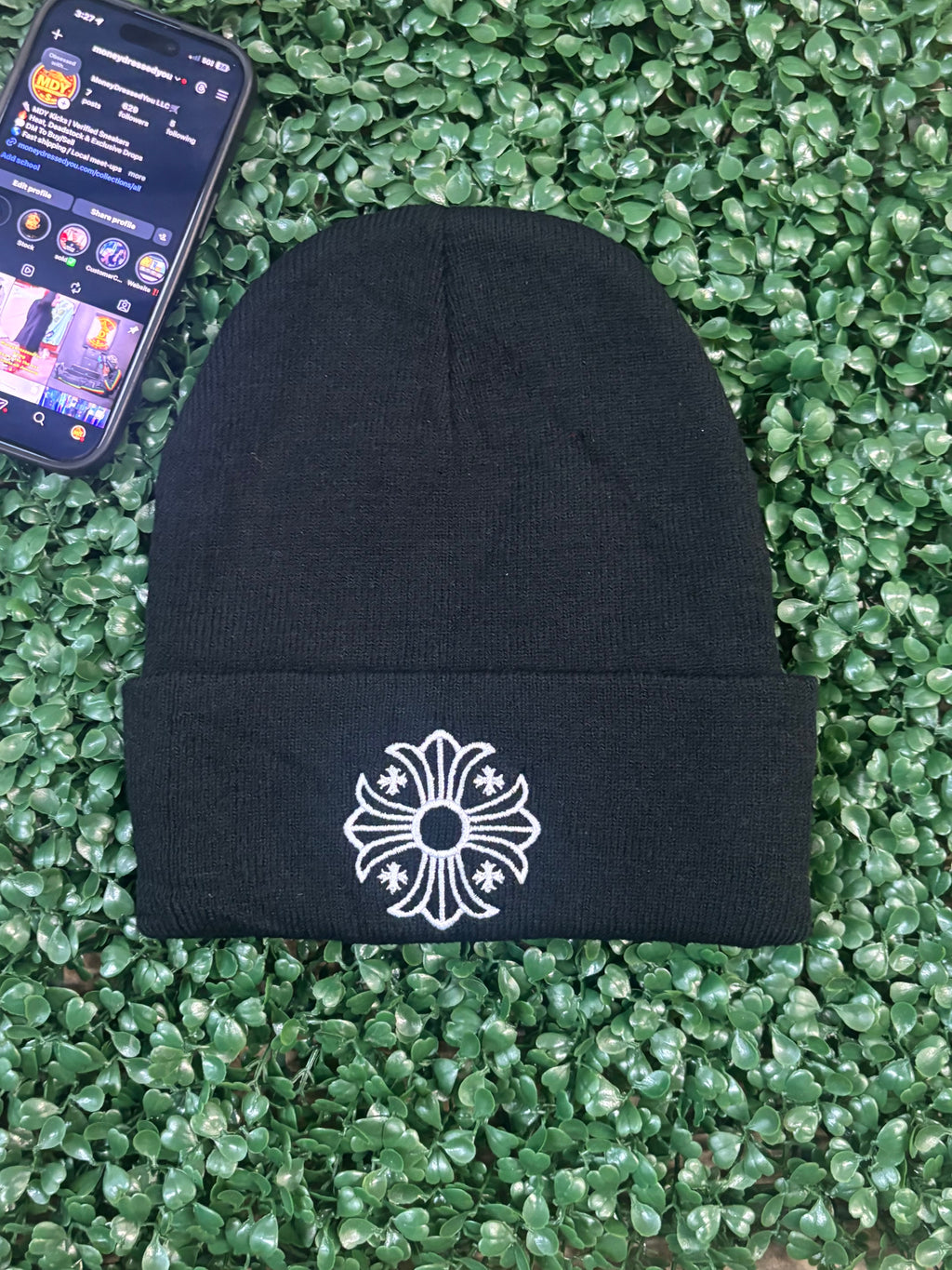 BLACK STAR CHRME BEANIE