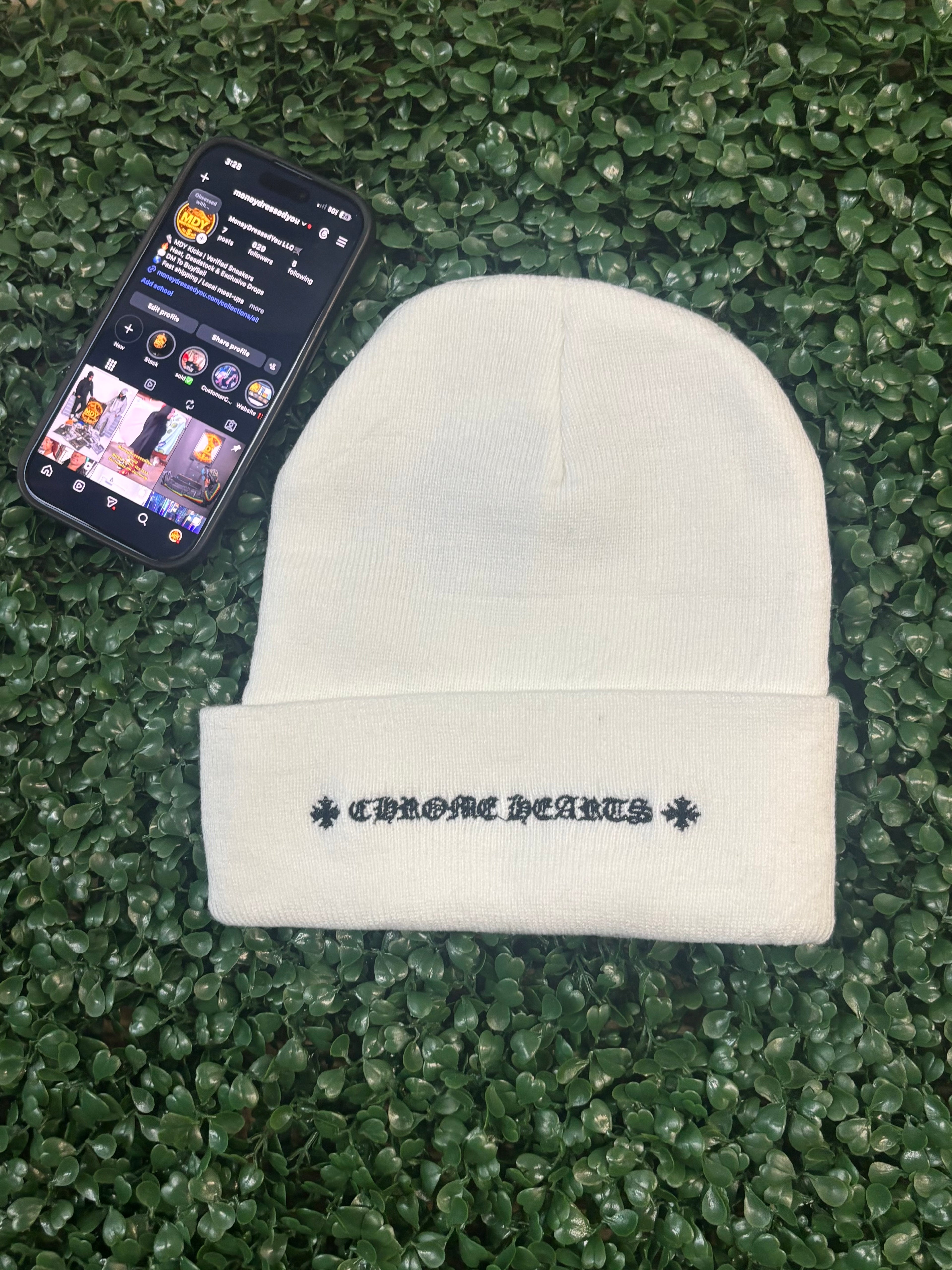 WHITE CHRME BEANIE