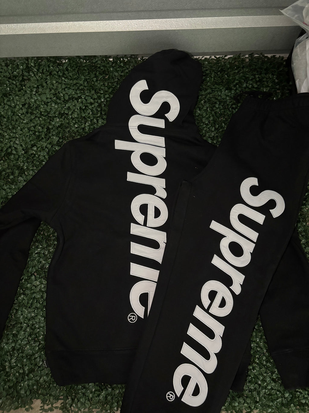 MDY BLACK&WHITE SPREME JOGGING SUIT